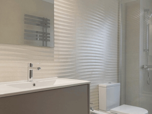 baño atemporal y sencillo