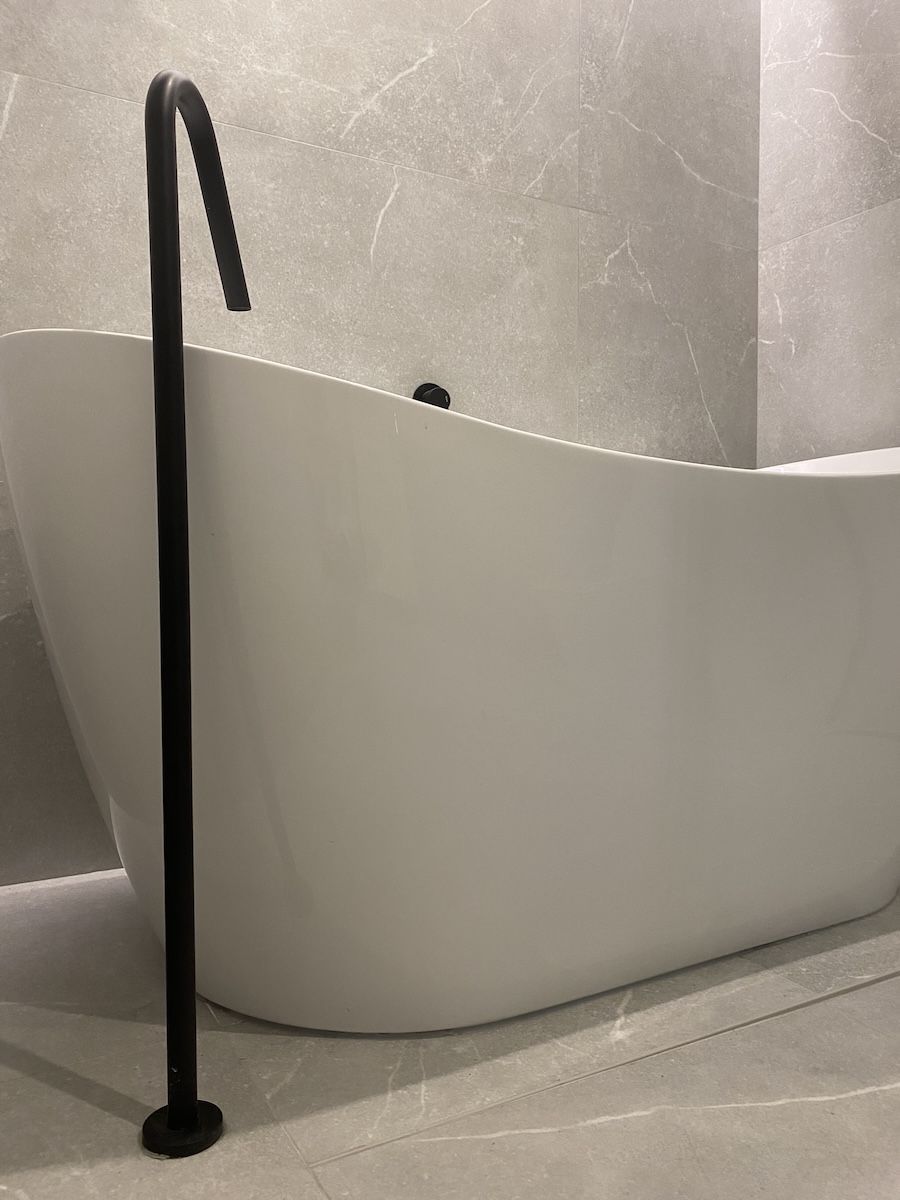 reforma de baño minimalista