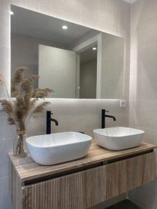 reforma de baño con doble lavabo