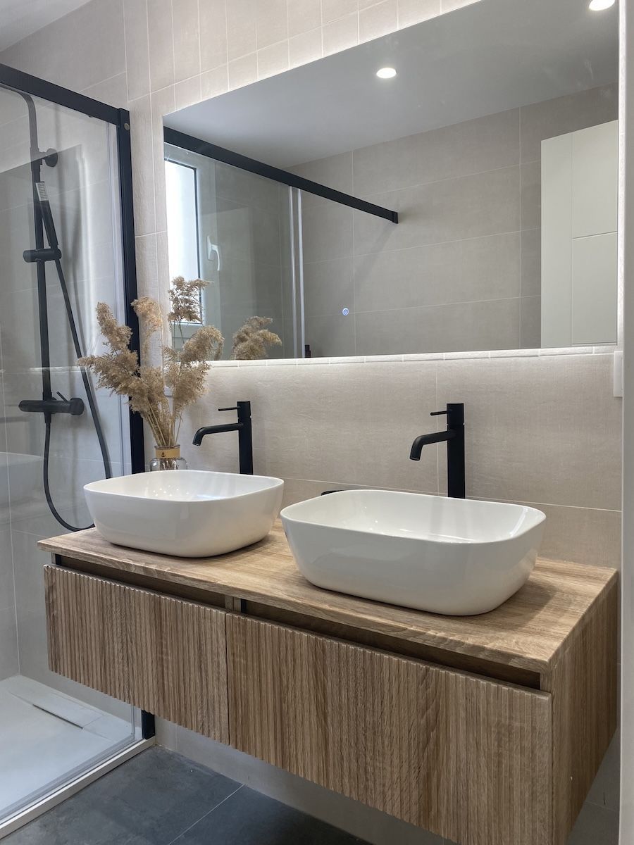 reforma de baño con doble lavabo