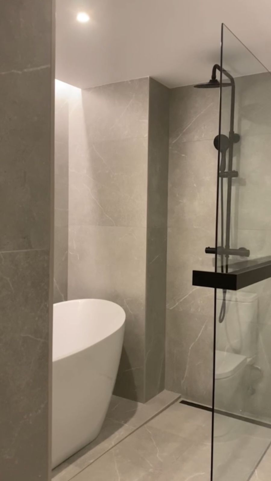 reforma de baño minimalista