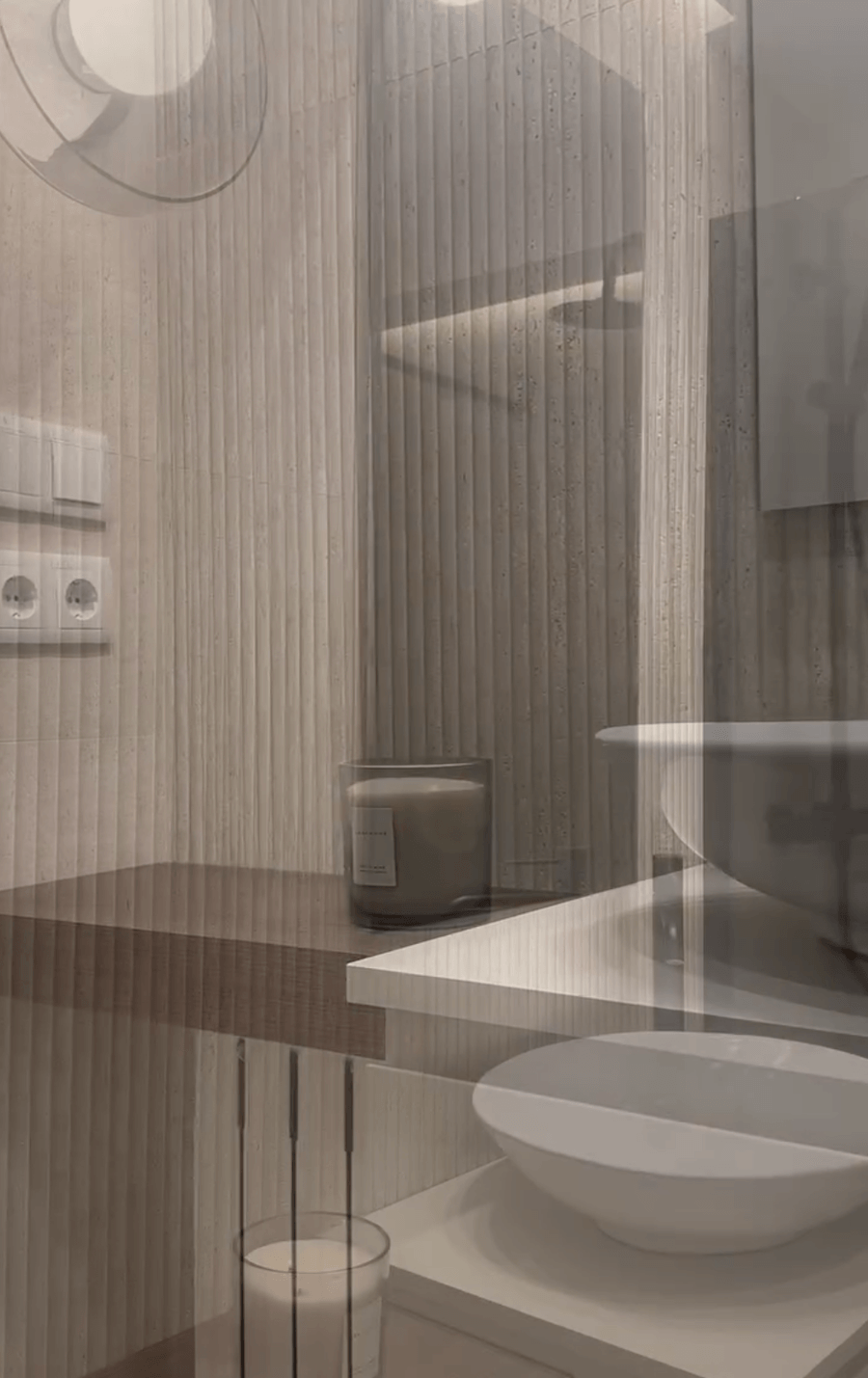 Baño moderno con porcelánico